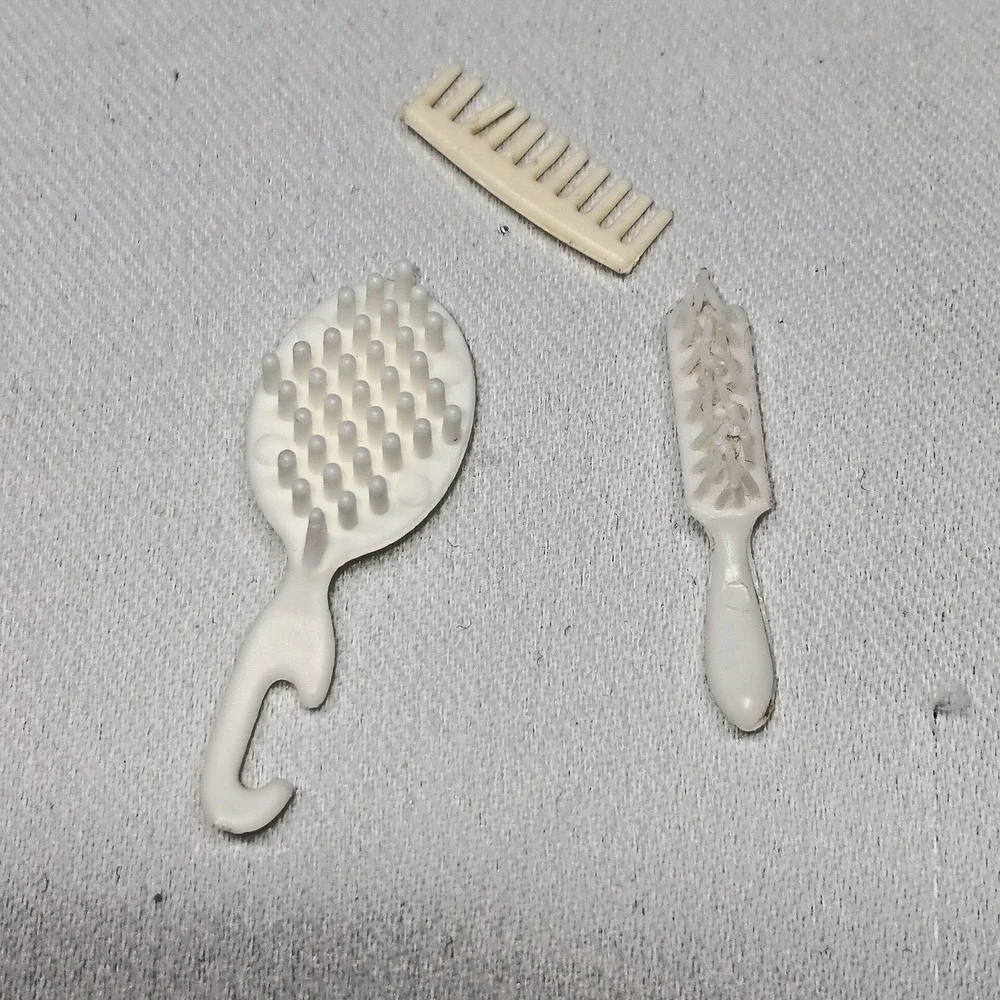60s Barbie Skipper Doll Accessories White Cameo Brush Comb‎ Set VTG Vanity Lot - Picture 2 of 2